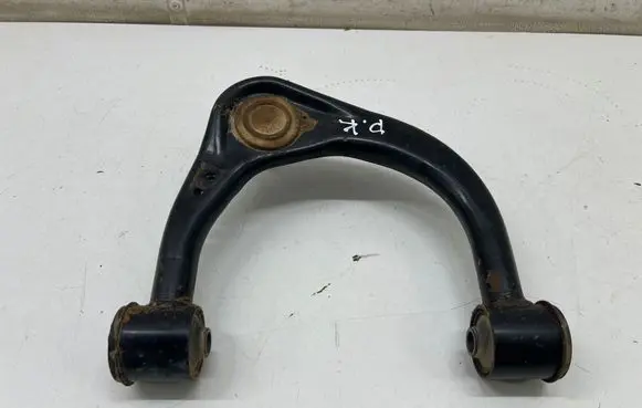 Toyota Hilux VIII Front upper control arm/wishbone
