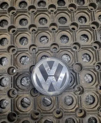 Volkswagen PASSAT B7 Original wheel cap 3B7601171