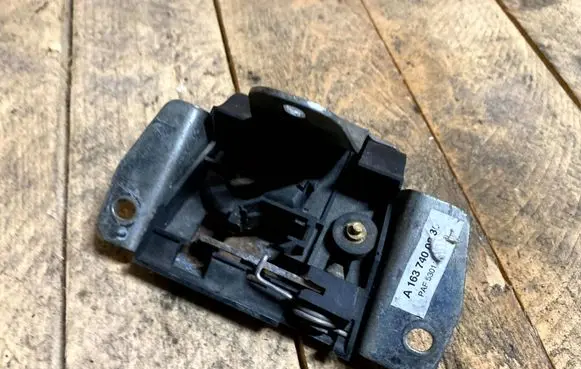Mercedes-Benz ML W163 Tailgate/trunk/boot lock/catch/latch a1637400235 1637400235