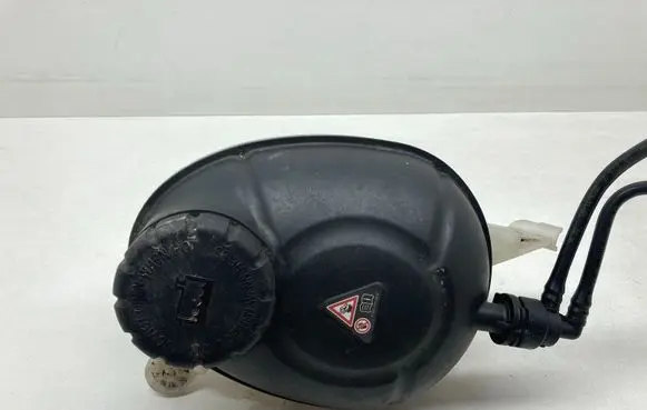 Mercedes-Benz E W212 Coolant expansion tank/reservoir A0005840807