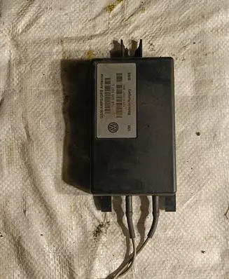 Volkswagen Touareg I Antenna control unit 7L6035507L