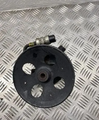 Opel Astra F Power steering pump 26025012
