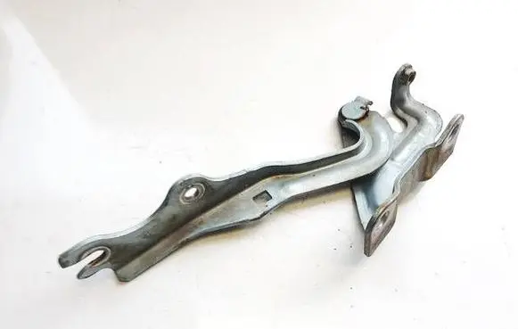 Engine bonnet/hood hinges