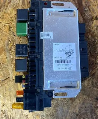 Mercedes-Benz S W220 Fuse module A0205451832 05045120 045120179B339B