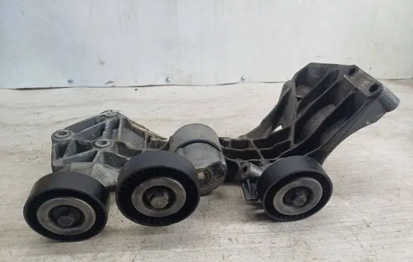 Mercedes-Benz A W168 Generator/alternator bracket 2020240
