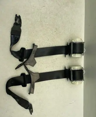 Volkswagen PASSAT B6 Rear seatbelt 3C5857806G YD40310608V 34052242