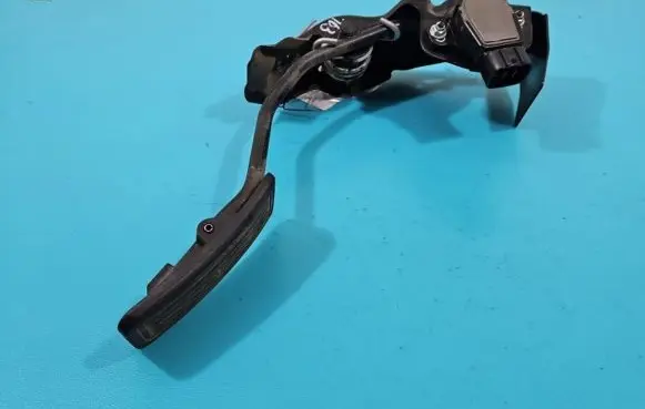 Toyota Avensis T250 Accelerator throttle pedal 89281-52021 IMPRK1376799