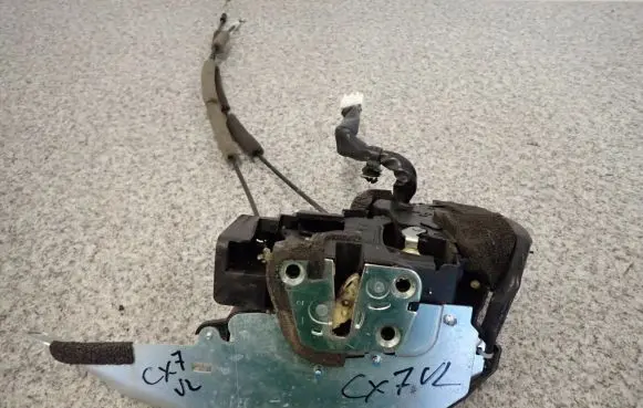 Mazda CX-7 Rear door lock