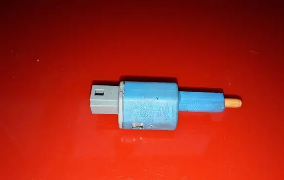 Clutch pedal sensor