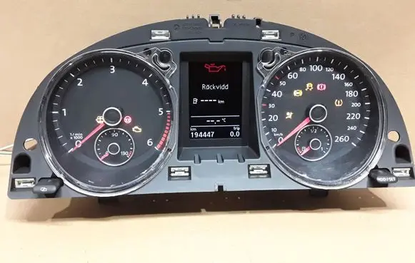 Volkswagen PASSAT B7 Speedometer (instrument cluster) 3AA920870D