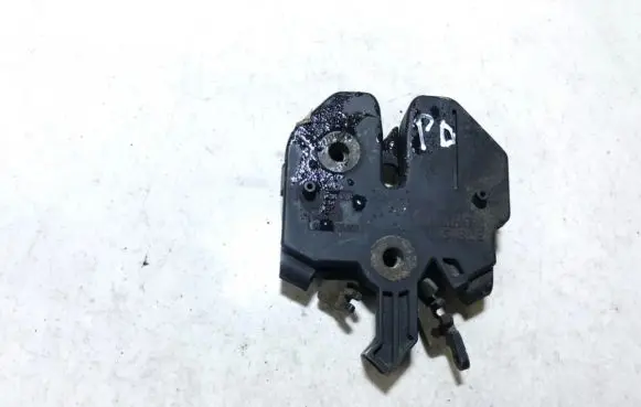 Volvo 850 Engine bonnet/hood lock/catch 9152529 9152530