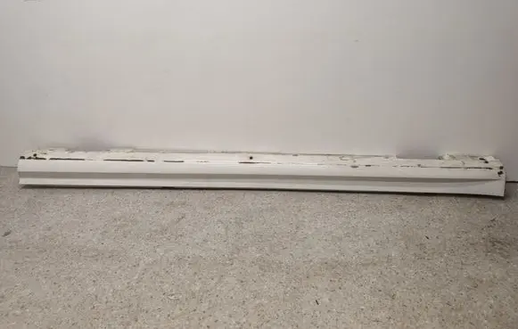Mercedes-Benz C W204 Sill A2046980754