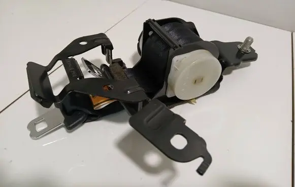 Mazda 6 Middle seatbelt (rear) BGE120817