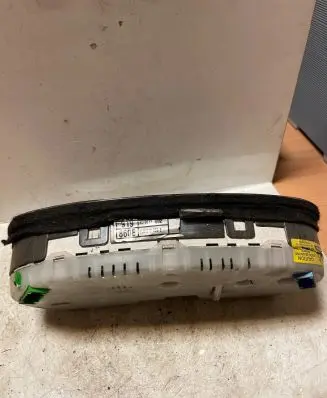 Audi A3 S3 8L Speedometer (instrument cluster) 8L0919860E AU0013002