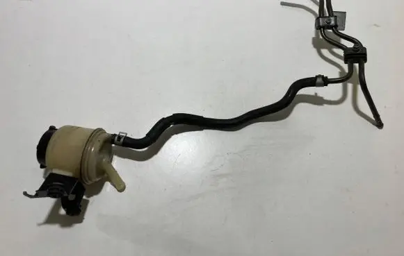 Infiniti QX70 S51 Power steering fluid tank/reservoir