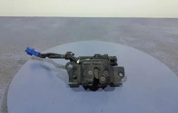Toyota Prius (NHW20) Tailgate/trunk/boot lock/catch/latch