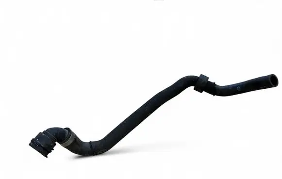 Coolant pipe/hose