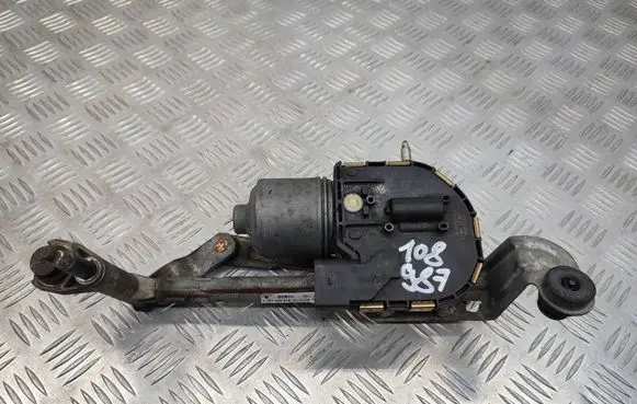 Volkswagen Golf Plus Front wiper linkage and motor 5M0955024D 5M0955120A