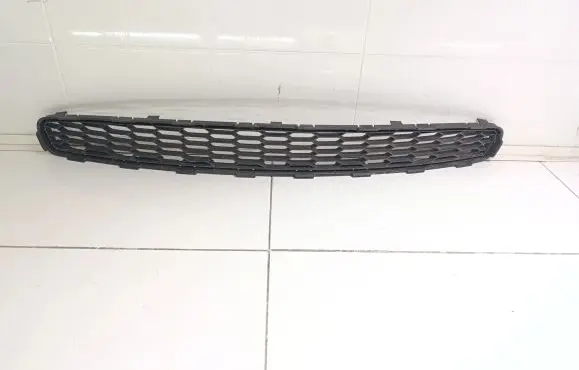 Nissan Leaf I (ZE0) Front bumper upper radiator grill 622503NA5A
