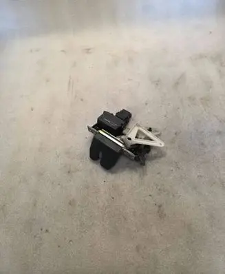 Volvo XC70 Tailgate/trunk/boot lock/catch/latch 9187990
