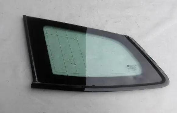 Rear side window