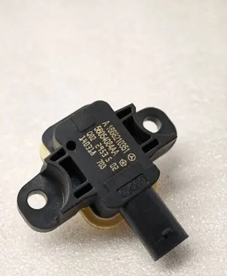Mercedes-Benz ML W166 Airbag deployment crash/impact sensor A1668210351 56054084AA 140318703
