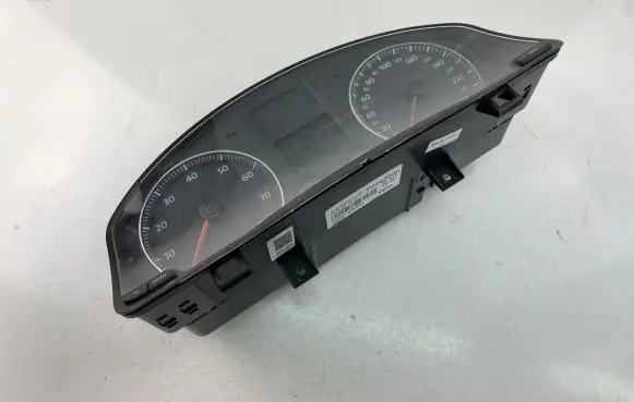Volkswagen Golf V Speedometer (instrument cluster) 1K0920853G