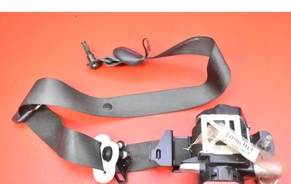 Ford Mondeo MK I Front seatbelt DS73F1295AJ35B
