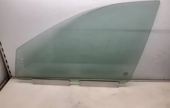 Volvo XC90 Front door window glass four-door 43R001582 E000199