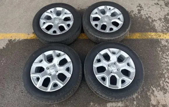 Jeep Avenger R17 alloy rim 