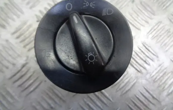 Volkswagen PASSAT B5 Light switch
