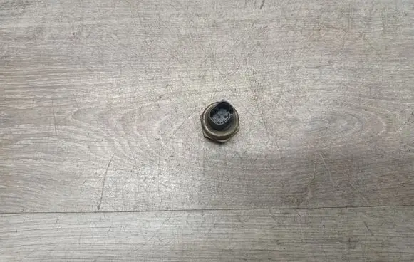 Volvo V70 Brake power pressure regulator 