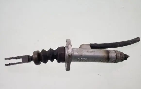 Audi 80 90 B3 Clutch master cylinder 893721401B