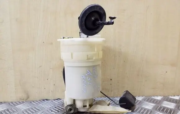 Toyota Corolla Verso E121 In-tank fuel pump 7702012481 1019617610