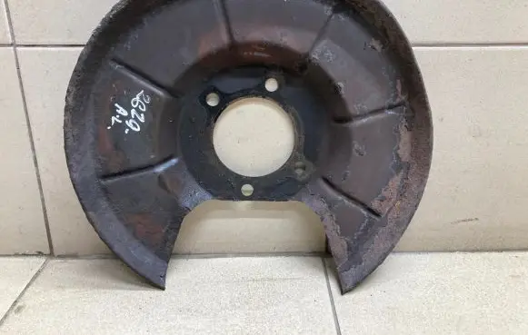 Volvo XC60 Rear brake disc plate dust cover 