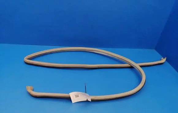 Mercedes-Benz S W126 Front door rubber seal