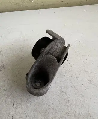 Jeep Grand Cherokee WL Muffler mount bracket/holder XM01B721830