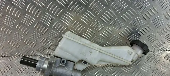 Hyundai i40 Master brake cylinder