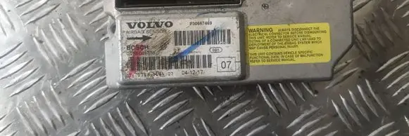 Volvo V70 Airbag control unit/module 30667469