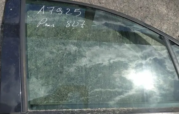 Citroen C8 Front door window glass four-door