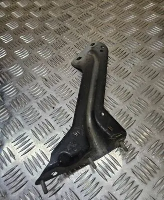 Audi Q5 SQ5 Fender mounting bracket 8R0821136