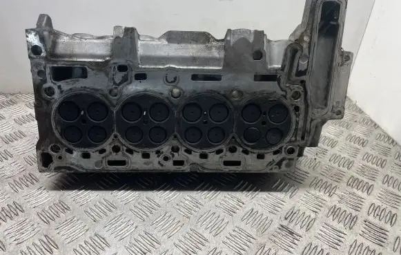 BMW 3 E90 E91 Engine head 7797678