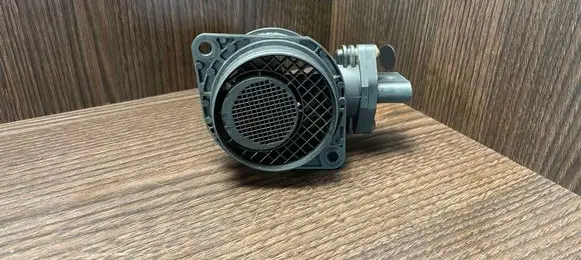 Volkswagen Caddy Mass air flow meter 0281002531 038906461B