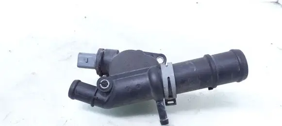 Volkswagen PASSAT B6 Engine coolant pipe/hose 03L121132