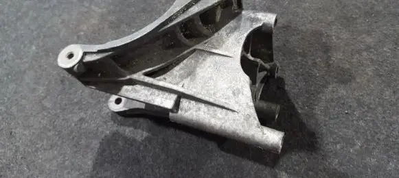 Ford Fiesta Engine mounting bracket ys6e10239ab ys6e-10239-ab
