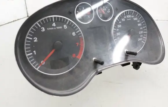Audi A3 S3 8P Speedometer (instrument cluster) 8P0920900C