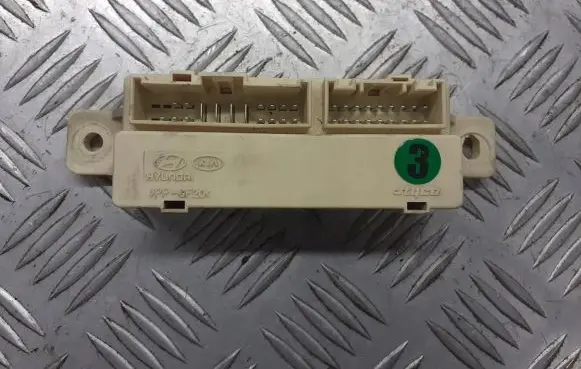 Hyundai i30 Door central lock control unit/module 91940-2H130