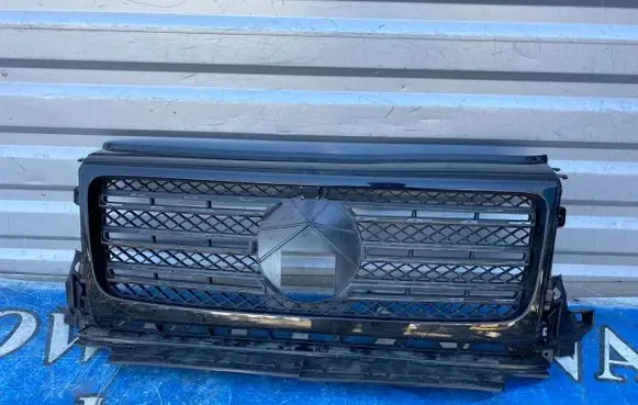 Mercedes-Benz G W463 2nd Gen Front grill A4638880400