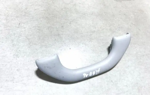 Volkswagen Jetta V Front interior roof grab handle