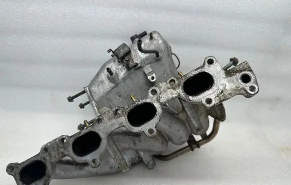 Suzuki Grand Vitara I Intake manifold